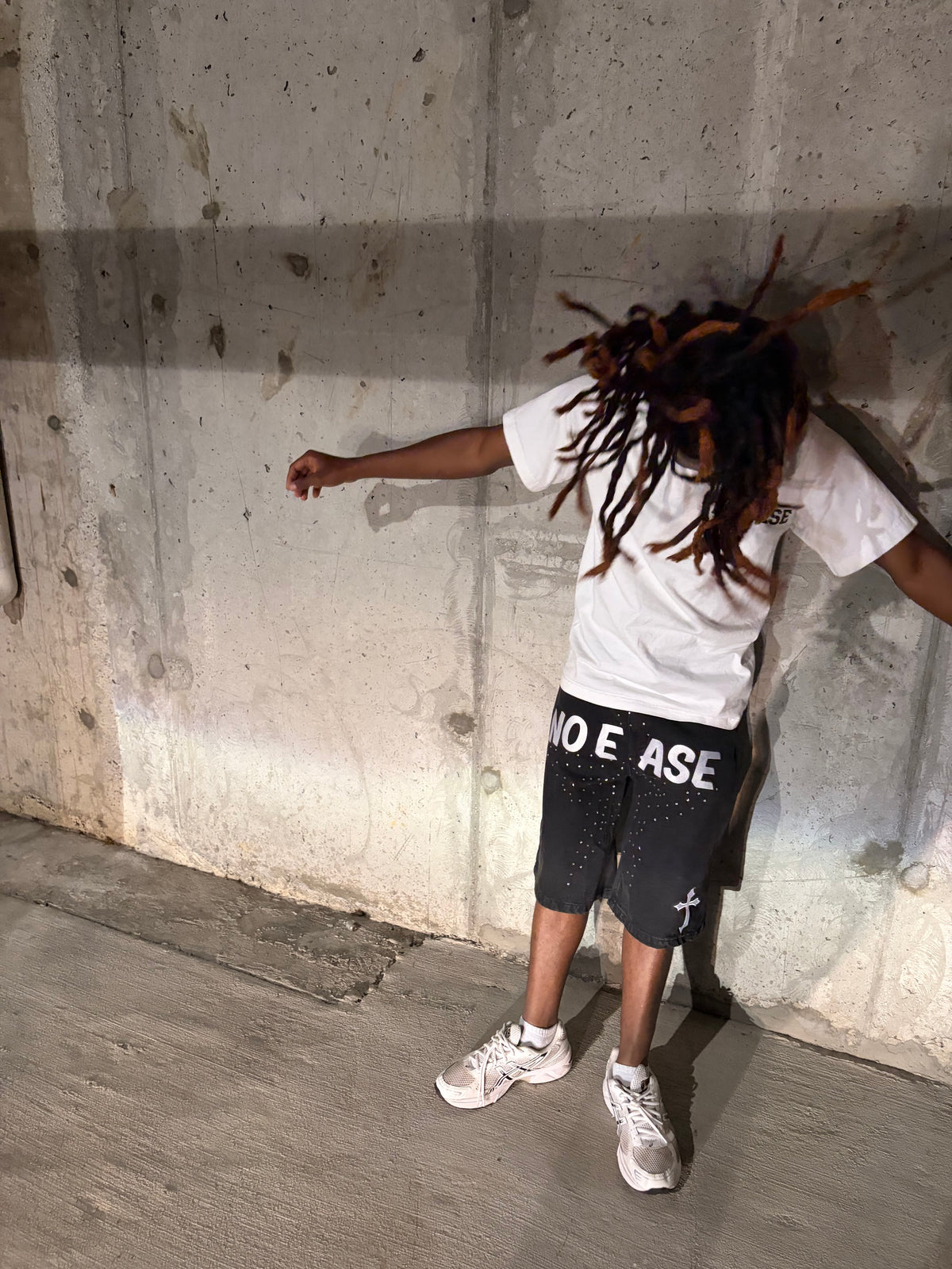 NO EASE Jean Shorts